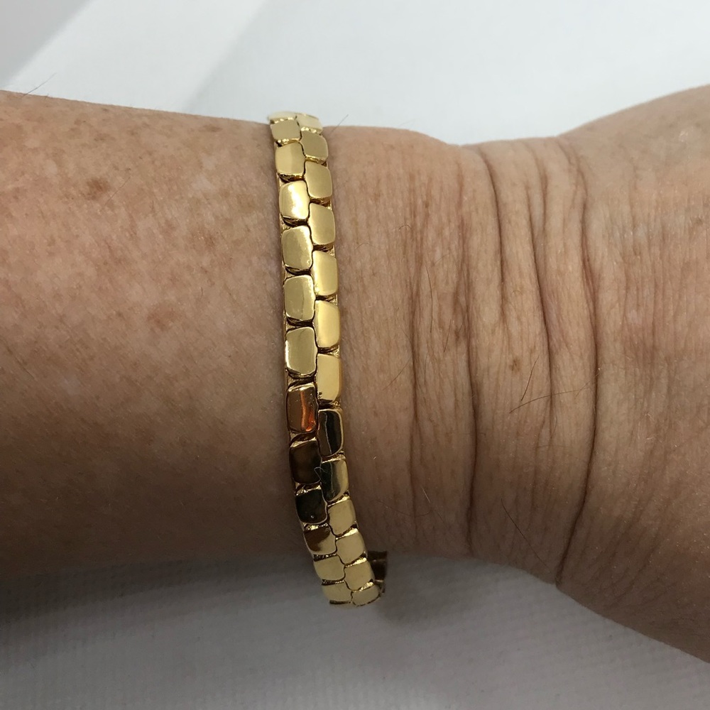 Avon gold-tone costume  7” bracelet